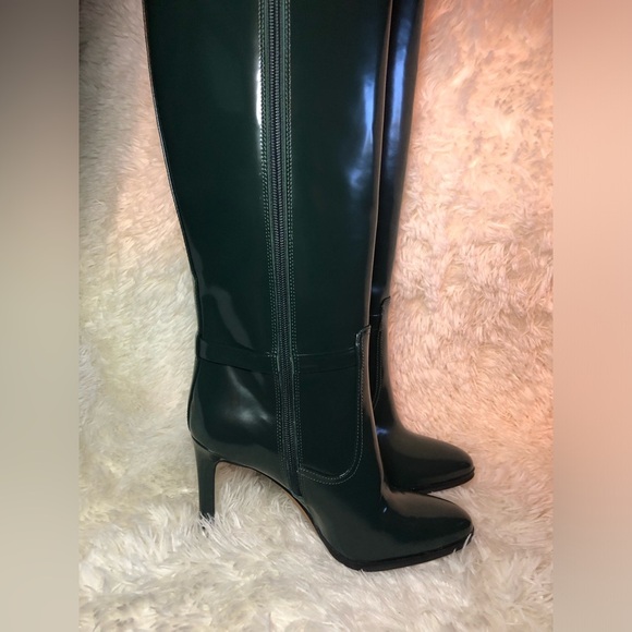 💚🐲Vince Camuto Mallard Green and Gold Heeled Boots size 7M NWOB🐲💚 - Picture 8 of 16